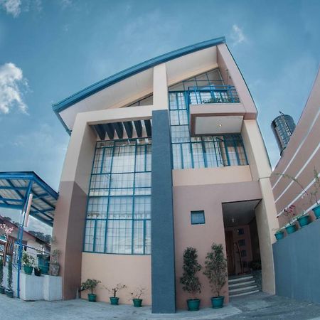 The Half House By Elmar Cabin Baguio City Ngoại thất bức ảnh