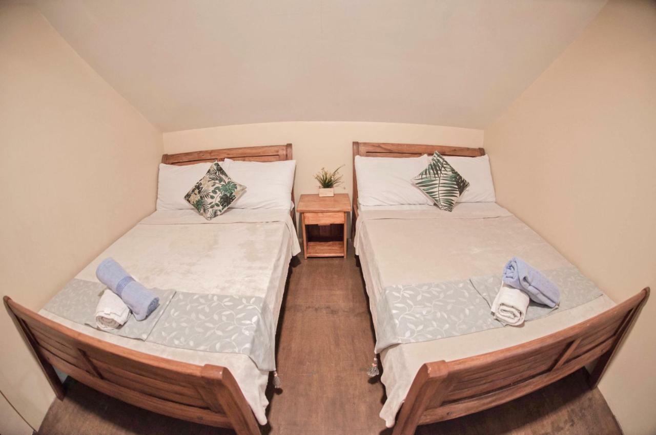 The Half House By Elmar Cabin Baguio City Ngoại thất bức ảnh